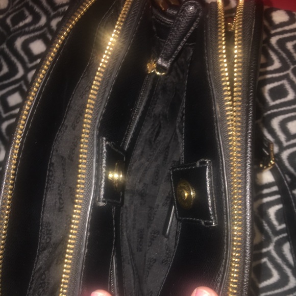 MICHAEL KORS crossbody black purse - Picture 6 of 8